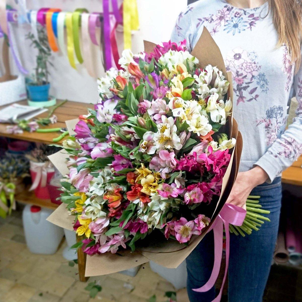 Цветов в москве недорого. Цветы Белгород. Служба доставки цветов и букетов. Служба доставка цветов. Дисконт цветов.